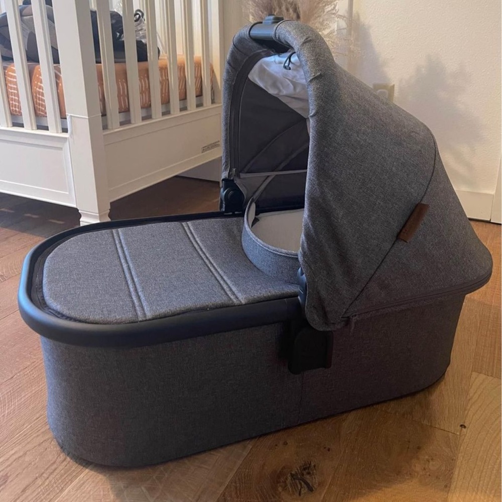Uppababy Vista V2 Bassinet Greyson